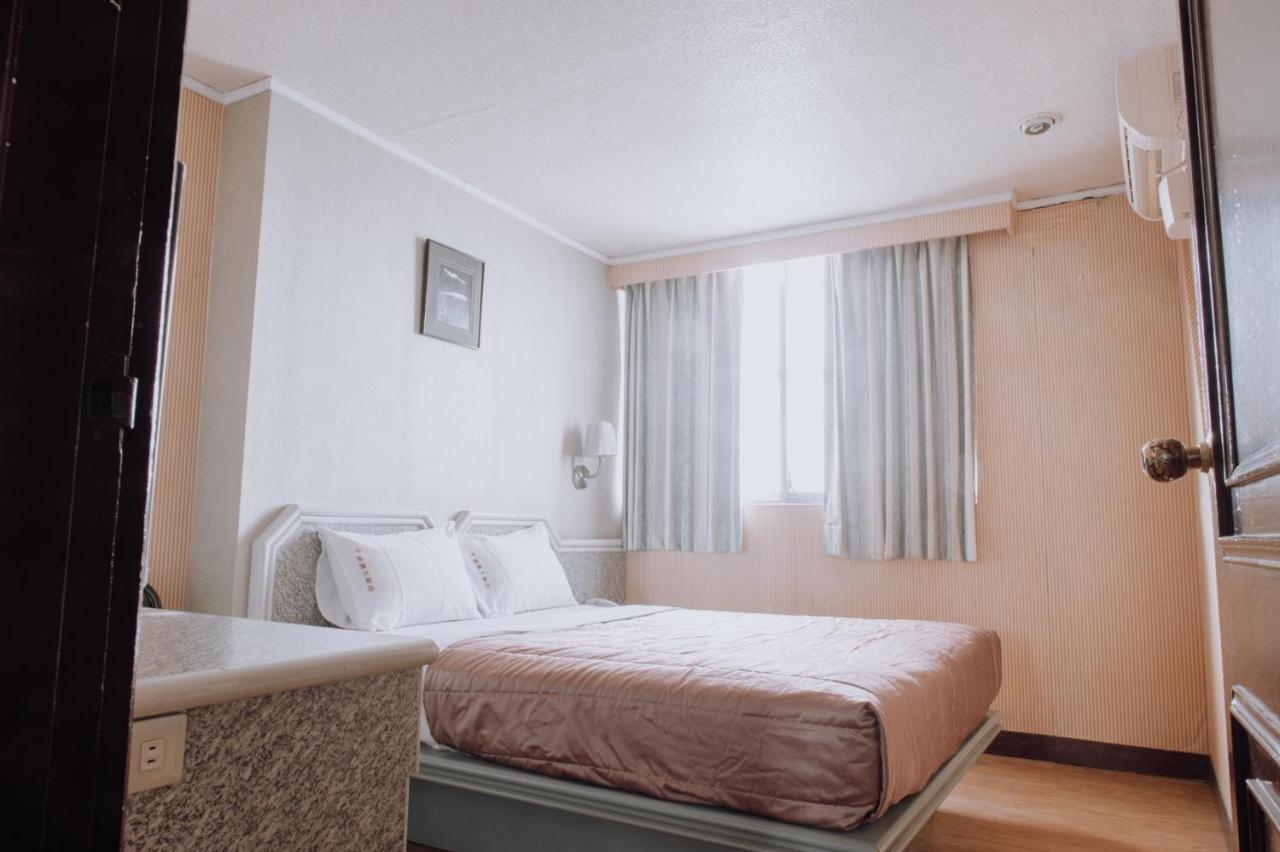 Tong Hsin Hotel Pingtung 외부 사진