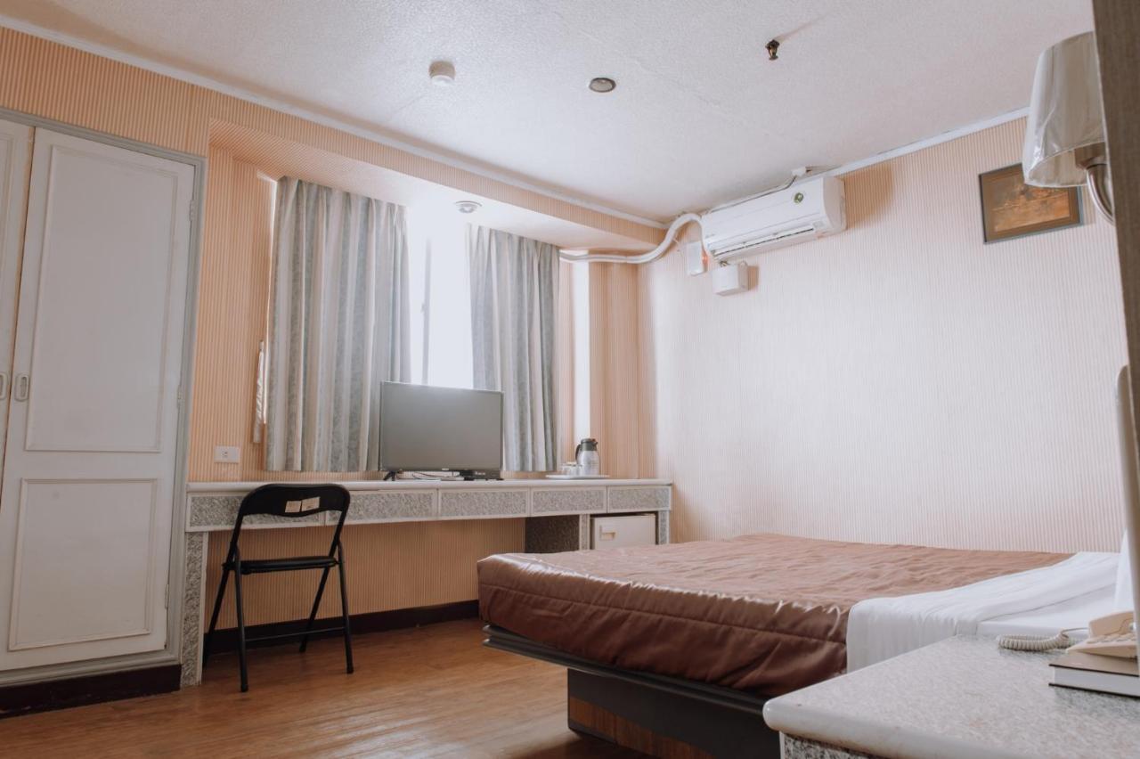 Tong Hsin Hotel Pingtung 외부 사진