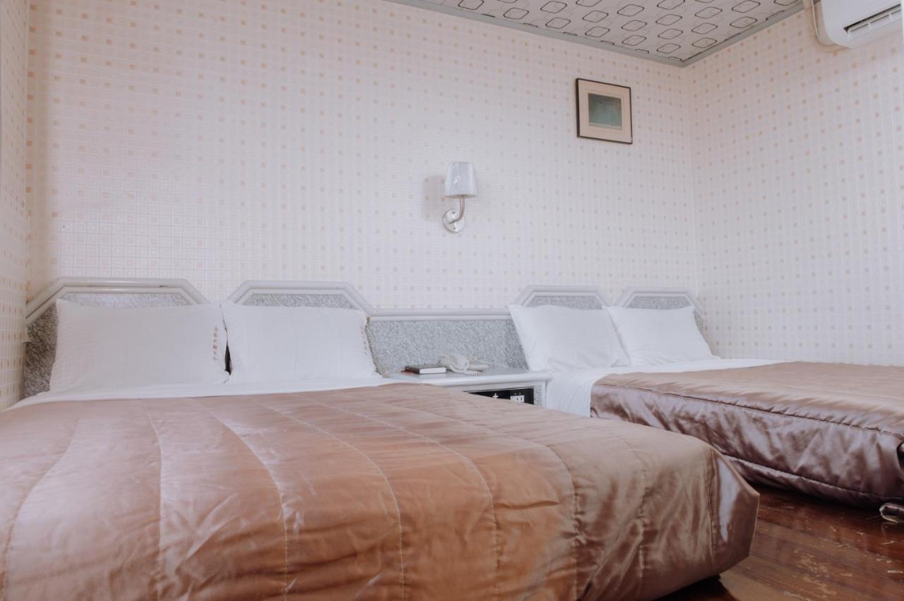 Tong Hsin Hotel Pingtung 외부 사진