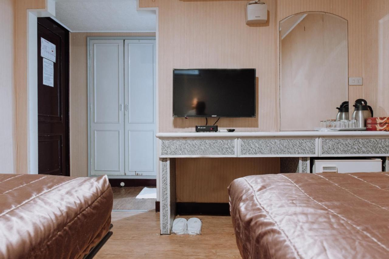 Tong Hsin Hotel Pingtung 외부 사진