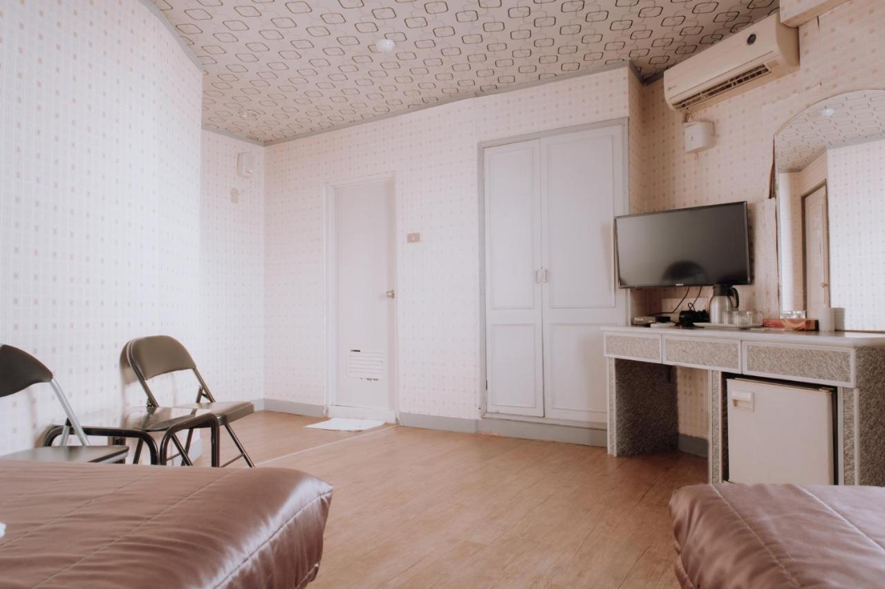 Tong Hsin Hotel Pingtung 외부 사진