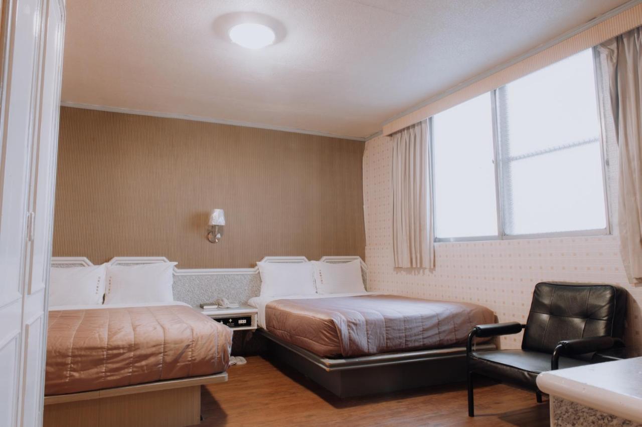Tong Hsin Hotel Pingtung 외부 사진
