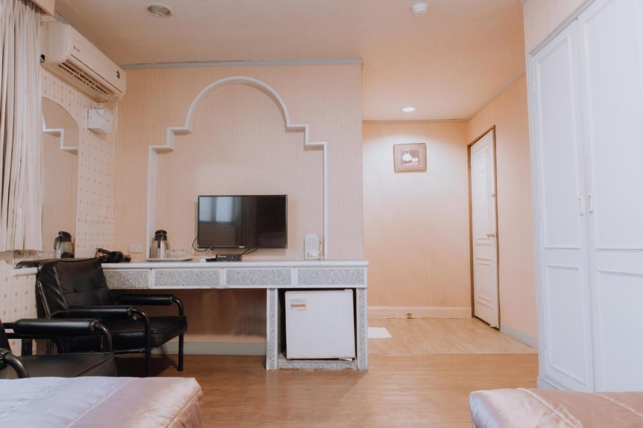 Tong Hsin Hotel Pingtung 외부 사진